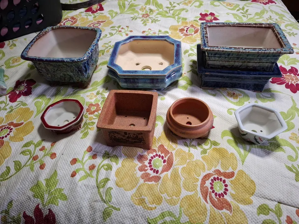Handmade pots photographed by chickendaddy9811